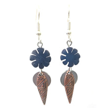 Load image into Gallery viewer, Blue Flower Dangle Earrings