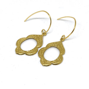 Simple Gold Scalloped Earrings